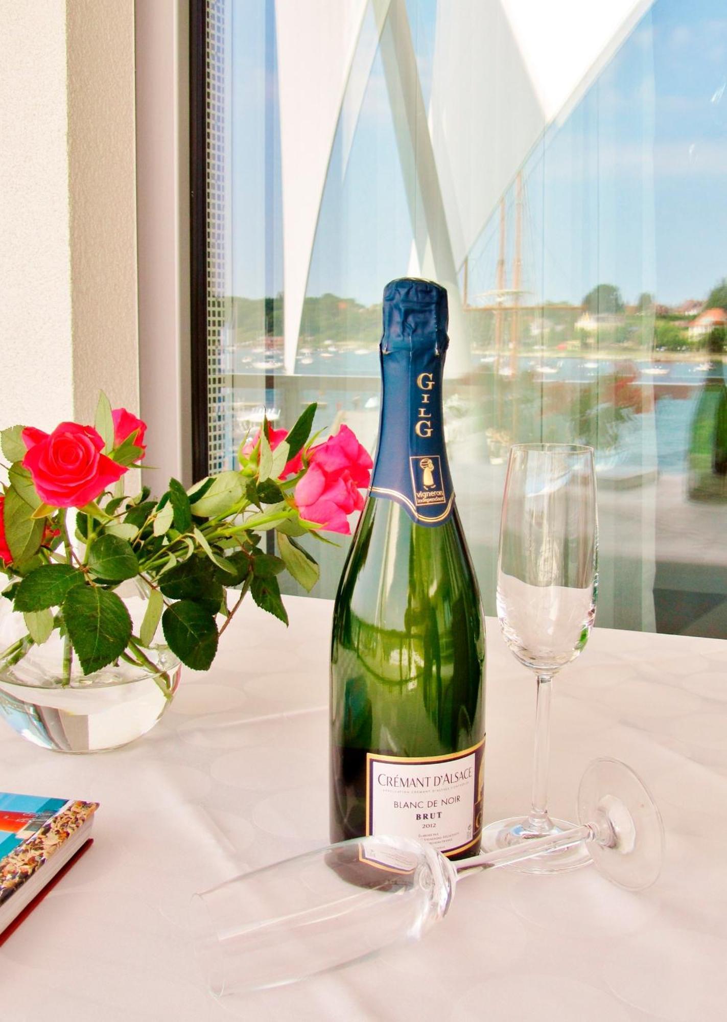 Apartment 12 - "Silbermoewe I" - Blickrichtung Yacht- Und Binnenhafenoffenes Meer Eckernförde Esterno foto